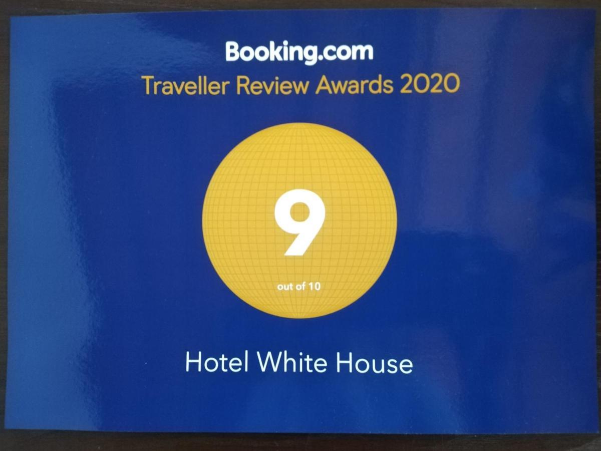 Hotel White House רטנאפורה מראה חיצוני תמונה